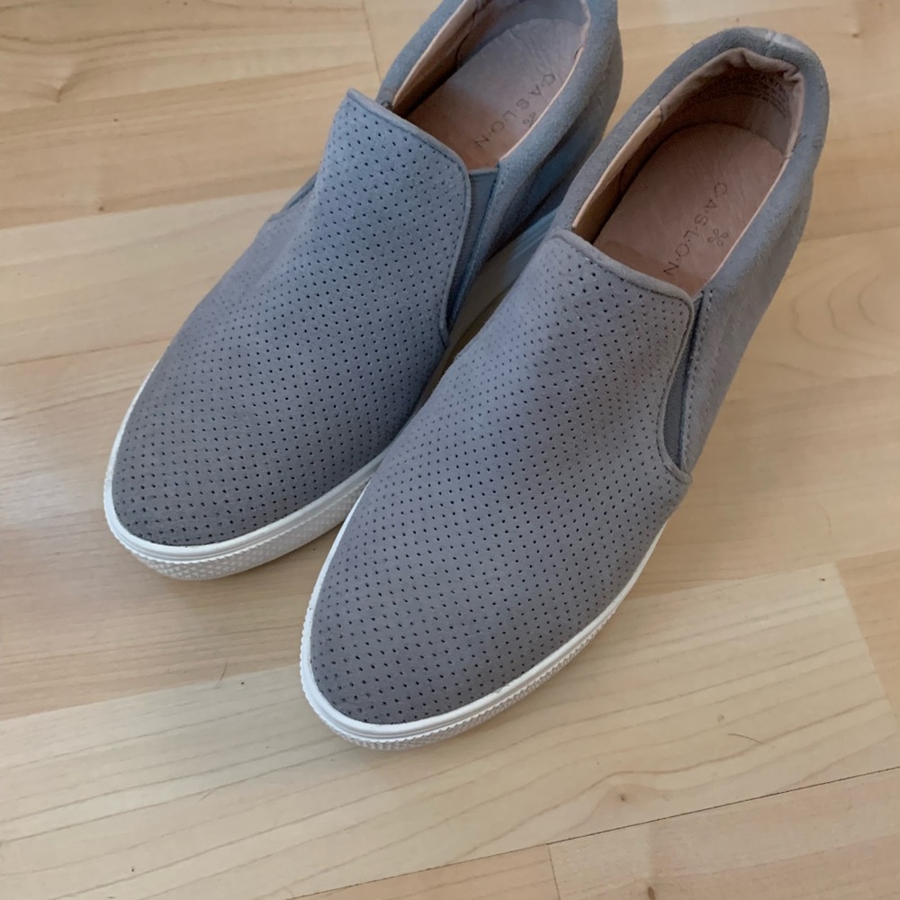 Suede Grey Booties by Calson 4 New